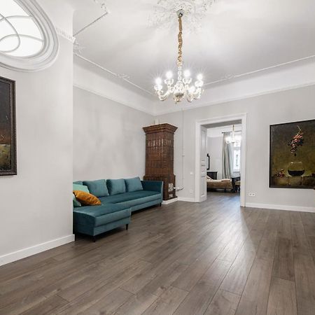 3 Room Apartments , Rohatyntsyv Street Lwów Zewnętrze zdjęcie