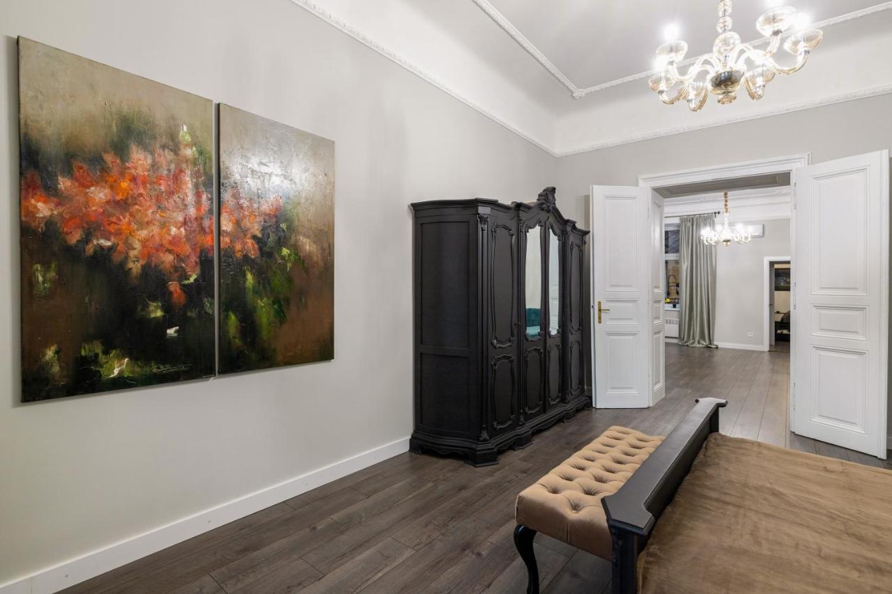 3 Room Apartments , Rohatyntsyv Street Lwów Zewnętrze zdjęcie