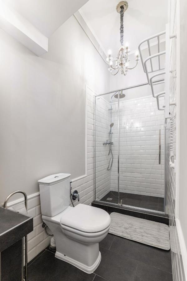 3 Room Apartments , Rohatyntsyv Street Lwów Zewnętrze zdjęcie